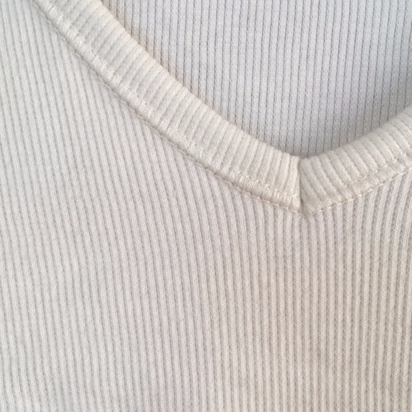 Liz Claiborne White Top - Picture 3 of 3